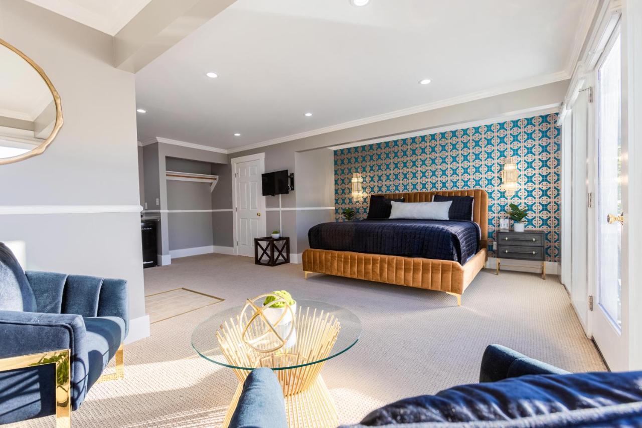 Boho Manor Inn 3*