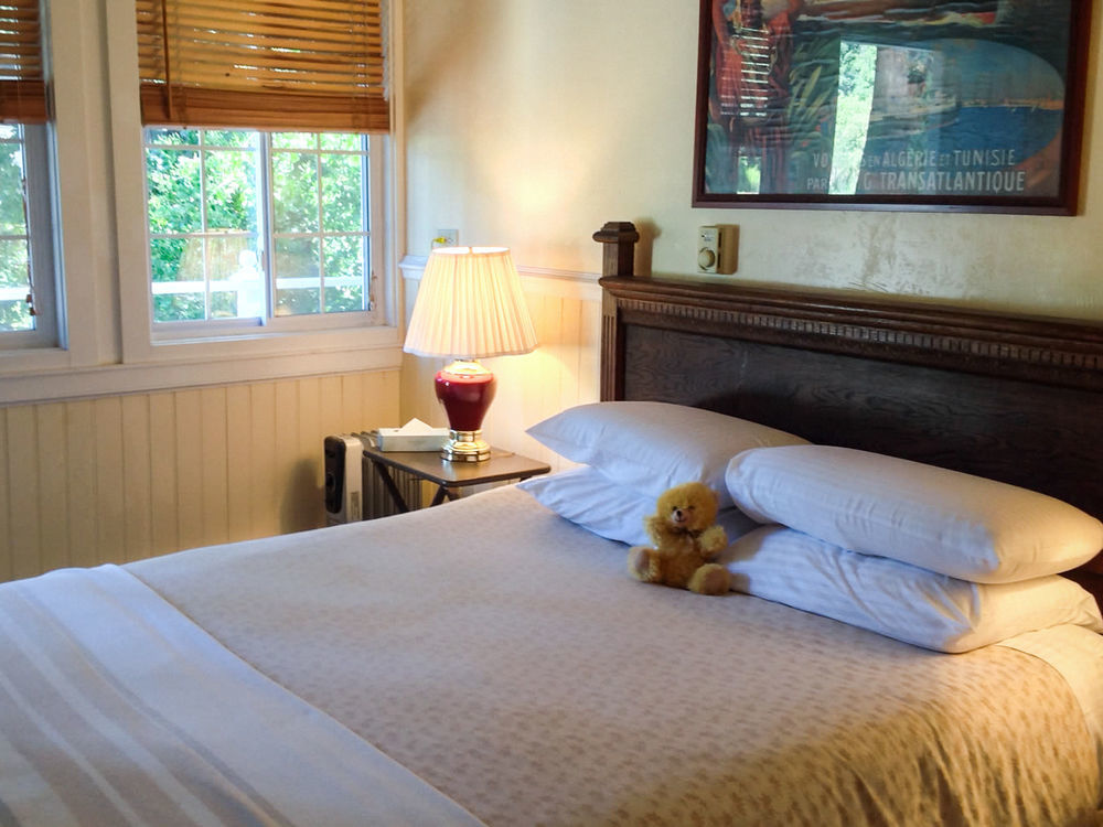 Boho Manor Inn 3*